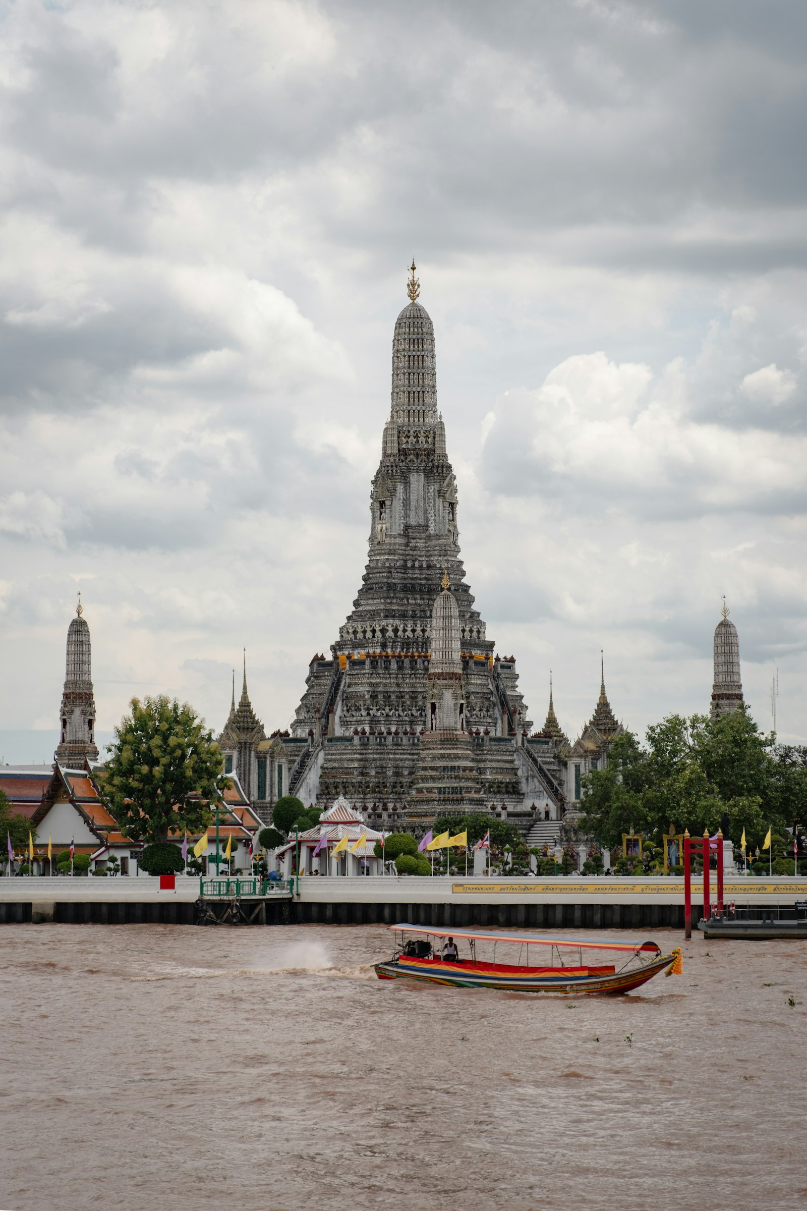Bangkok — Wat Arun & Chao Phraya